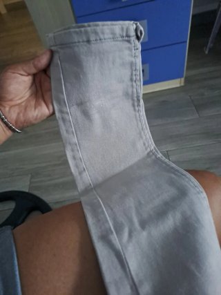 Pantaloni grigi