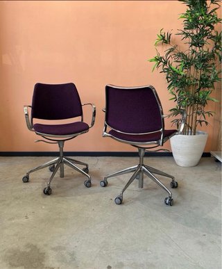 Silla Stua Gas púrpura y plateada