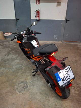 KTM RC 125 Negra y Naranja