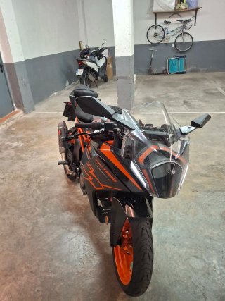 KTM RC 125 Negra y Naranja