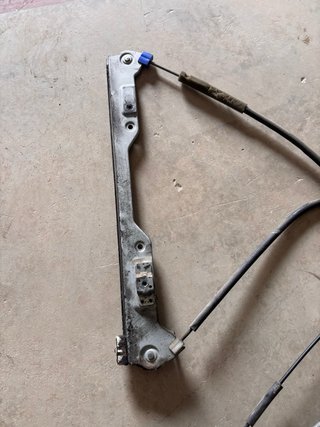 Elevalunas Izquierdo Nissan Casbtar NT400