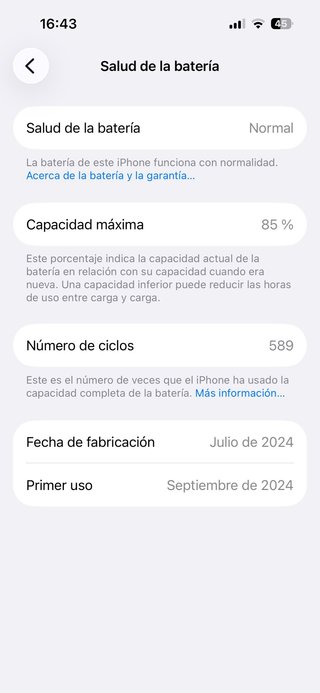 Iphone 15. 128 GB, color blanco.