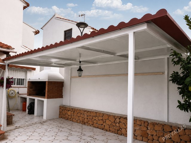 Panel Sándwich | Porches | Pérgolas | Estructuras