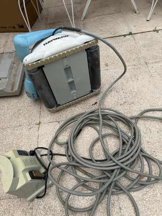 Se vende robot limpia fondo para repuestos