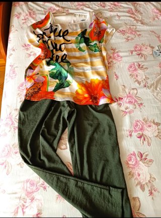 Completo casacca e pantaloni fantasia floreale