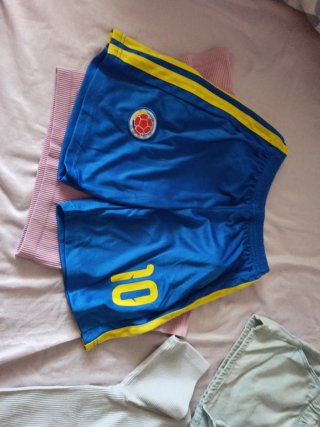 Conjunto Ropa Chica: Tops y Shorts