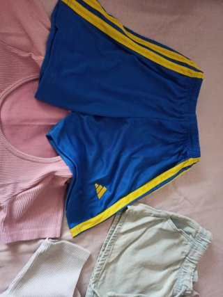 Conjunto Ropa Chica: Tops y Shorts