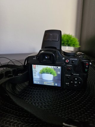 Panasonic Lumix DMC-FZ38 Leica 18x Zoom