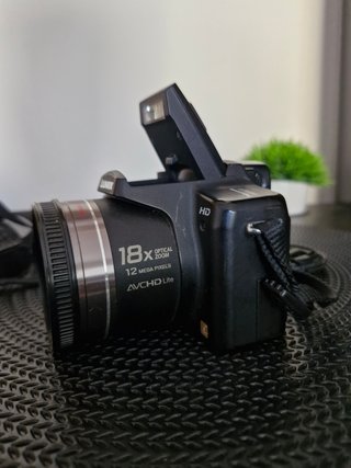 Panasonic Lumix DMC-FZ38 Leica 18x Zoom
