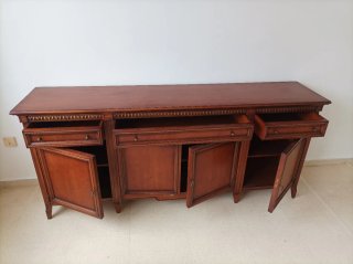 Aparador de madera clásico