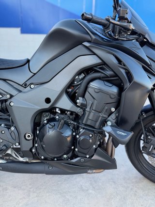 KAWASAKI Z1000 - BLACK EDITION - IMPECABLE