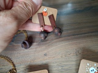 Lotto 6 paia orecchini + catenina