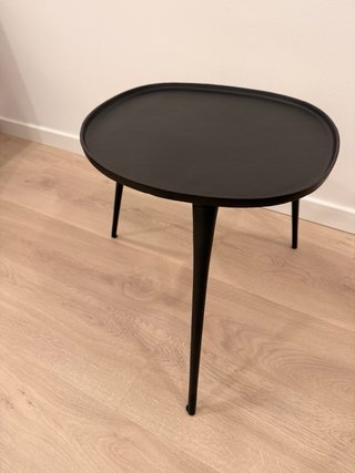 Mesa auxiliar Zara negra metálica