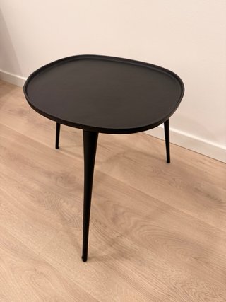 Mesa auxiliar Zara negra metálica