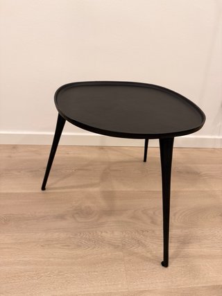 Mesa auxiliar Zara negra metálica