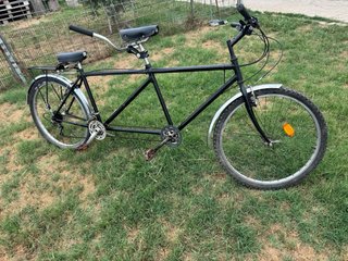 Bicicleta tándem negra