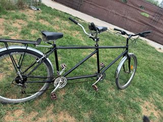 Bicicleta tándem negra