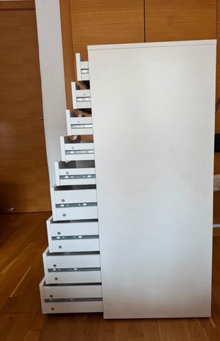 Cajonera blanca de madera