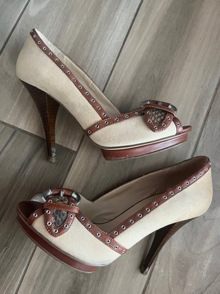 Tacchi Guess vintage beige/marrone