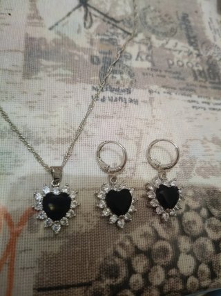 Set collana e orecchini cuore nero