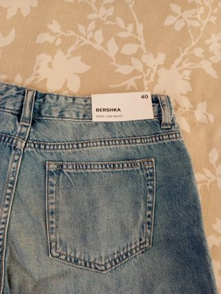 Pantalones vaqueros Bershka anchos T.40