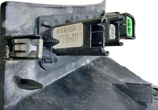Volvo 21371017 conector usb .