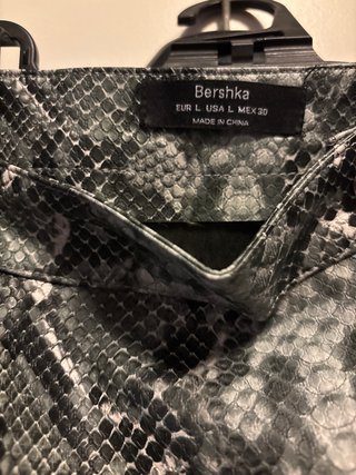 Falda cuero estampado serpiente