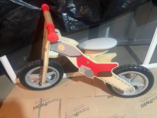 Bicicleta de madera para niños