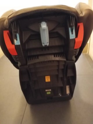 Silla de coche para bebé marrón