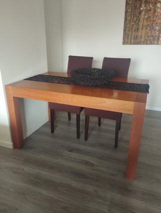 Mesa, vitrina y mueble TV madera maciza