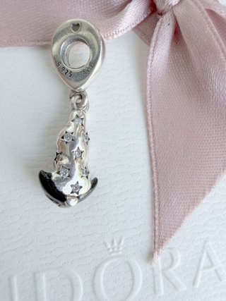 Pandoras charm