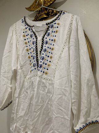 Blusa bordada