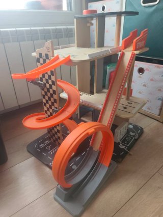Parking Madera Hape