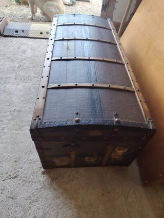 Baúl antiguo de madera