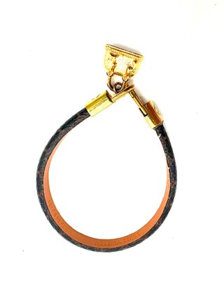 Pulsera Louis Vuitton Alma Charm Dorada