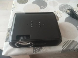 Mini proyector Uhappy u80 color negro