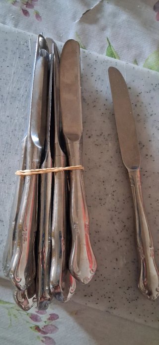 12 Cuchillos de postre de metal plateado