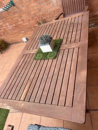 Mesa y sillas jardin