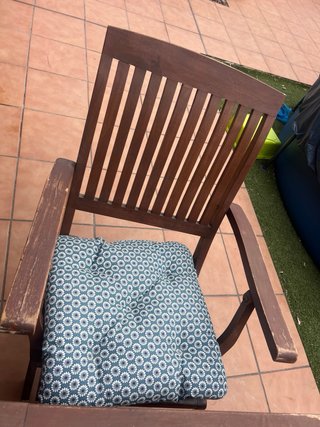 Mesa y sillas jardin