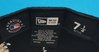 Gorra New Era NY Negra con Diseño Floral