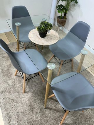 Mesa de cristal  120cm con sillas