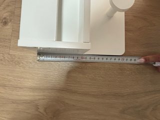 Perchero de madera blanco con estante