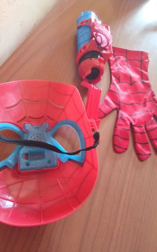 Kit Spiderman Maschera, Guanto e Lancia Ragnatele