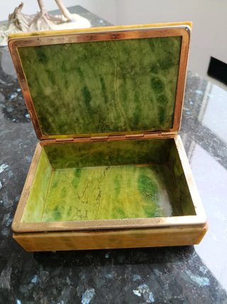 Joyero vintage dorado y verde