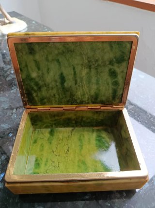 Joyero vintage dorado y verde