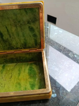 Joyero vintage dorado y verde