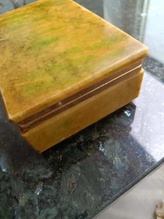 Joyero vintage dorado y verde