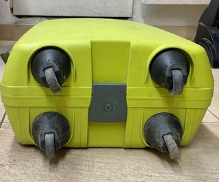 Maleta de viaje verde