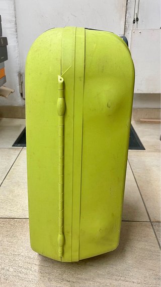 Maleta de viaje verde