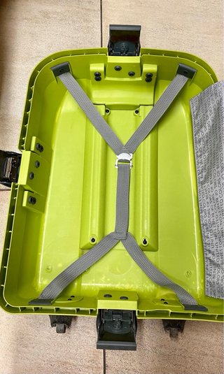 Maleta de viaje verde